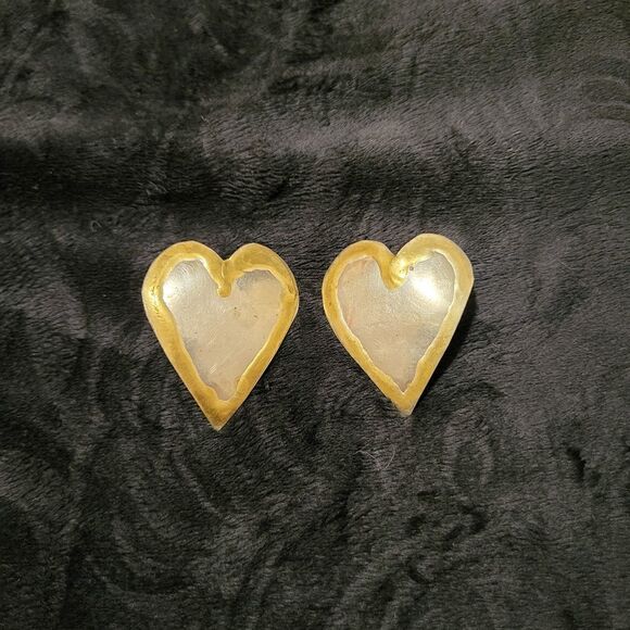 Large silver heart earrings lined in gold - Picture 1 of 6